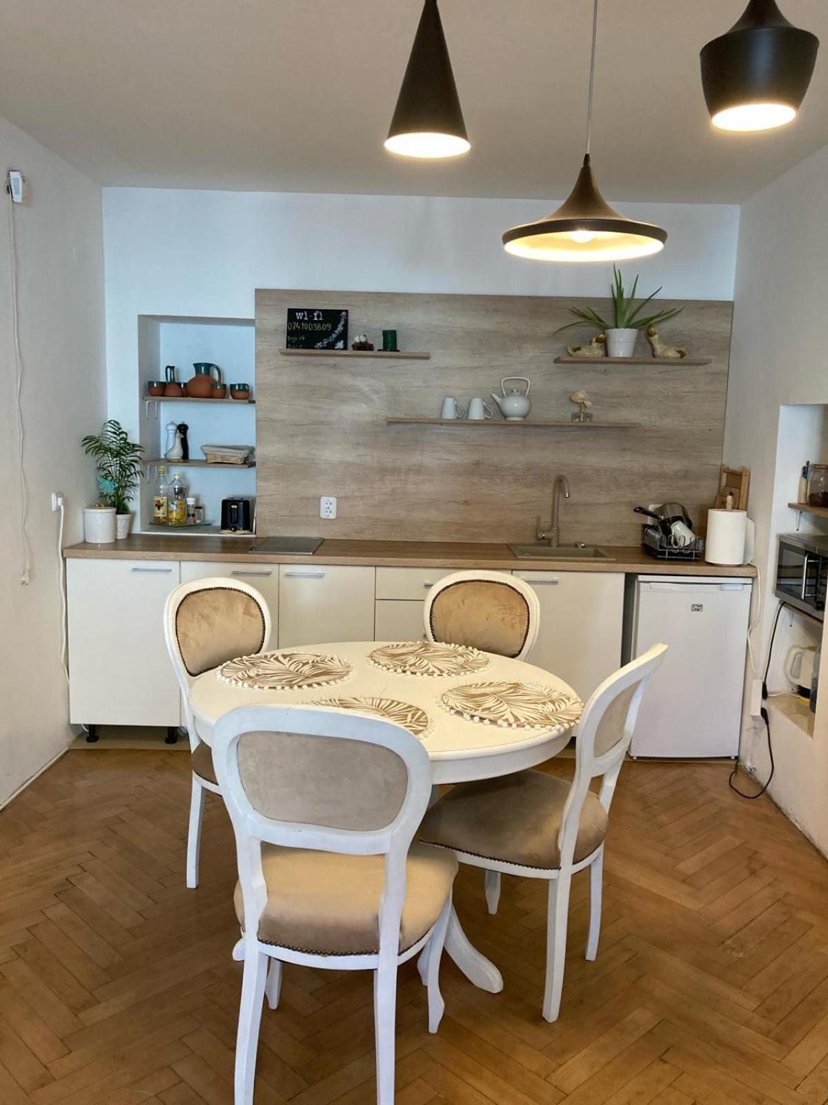 Valentina'S Apartment In City Center 브라쇼브 외부 사진