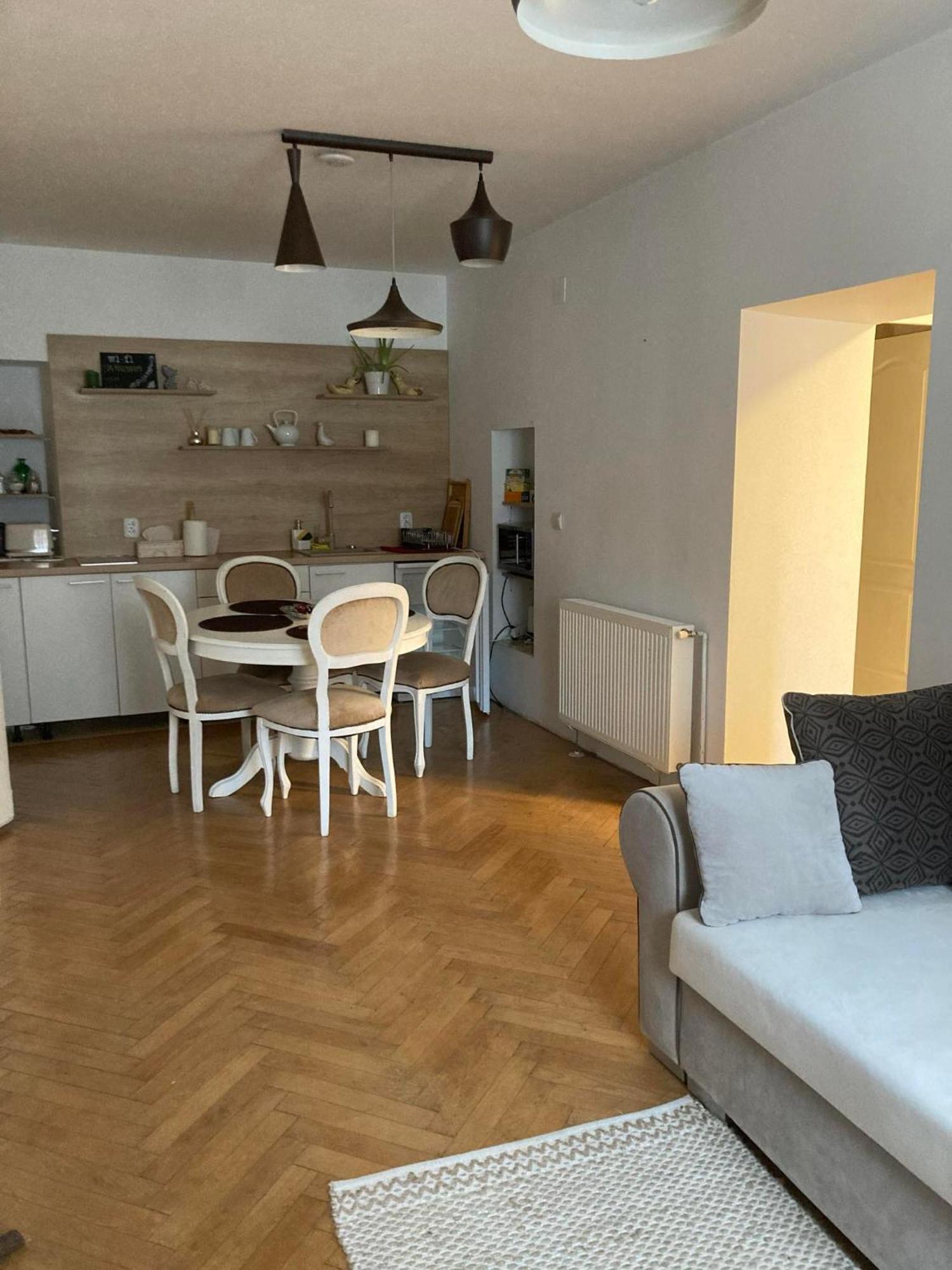 Valentina'S Apartment In City Center 브라쇼브 외부 사진
