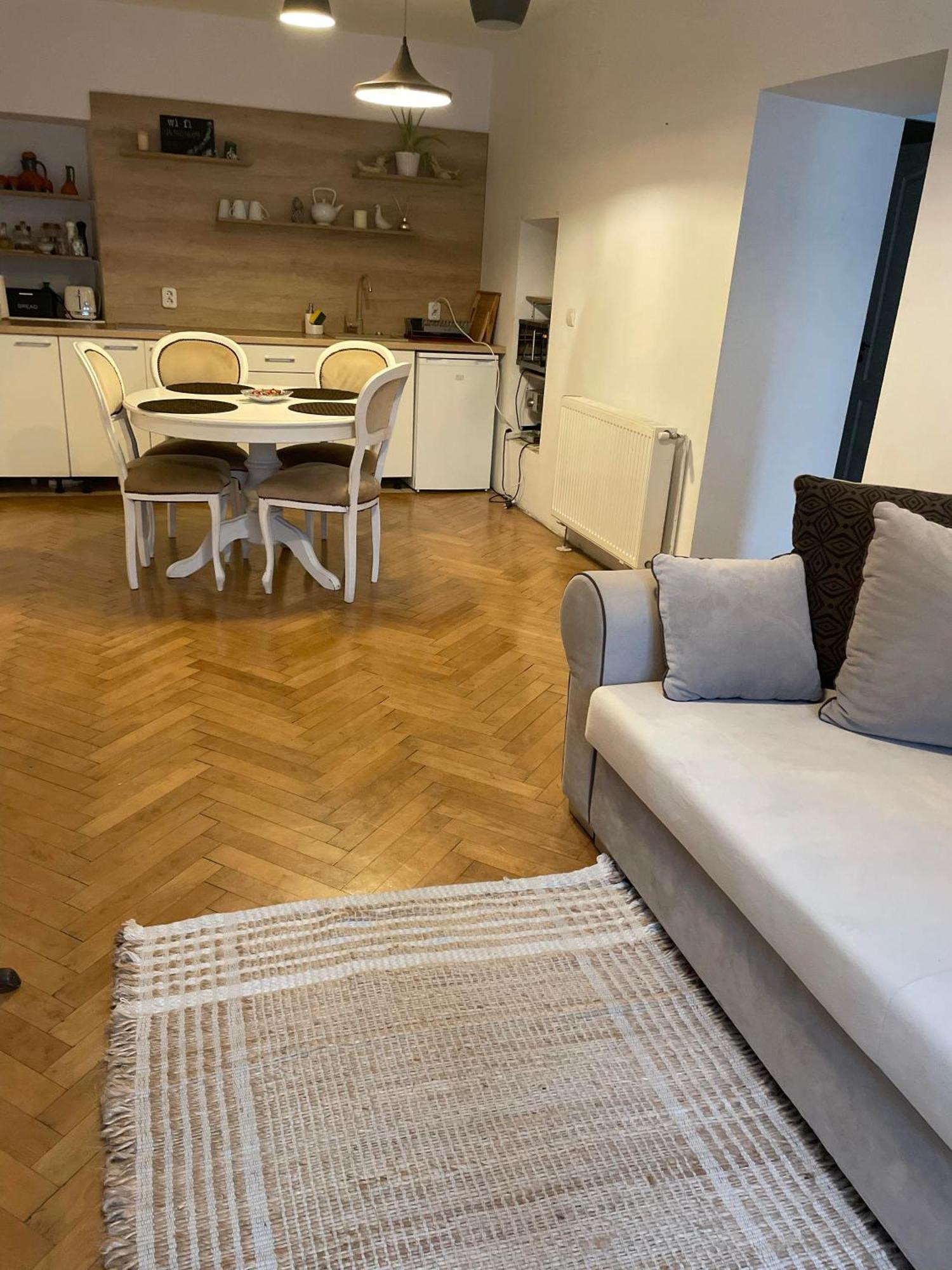 Valentina'S Apartment In City Center 브라쇼브 외부 사진